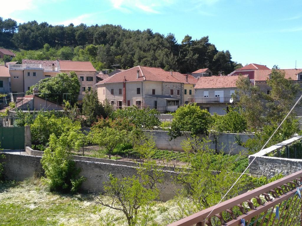 Apartments Pulic Skradin Buitenkant foto