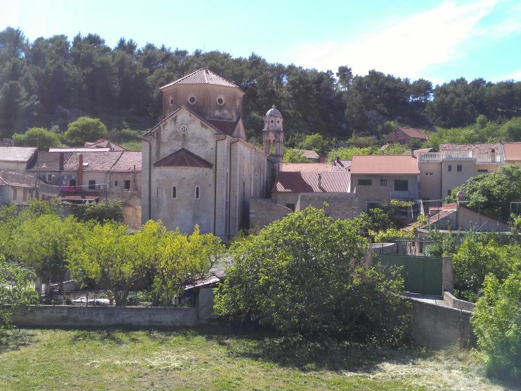 Apartments Pulic Skradin Buitenkant foto